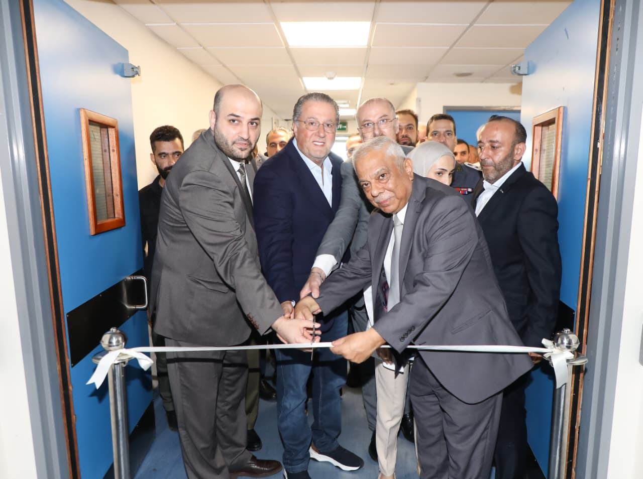 ناصر الدين وشقير يدشنان وحدة غسيل الكلى بعد إعادة تأهيلها  في مستشفى رفيق الحريري الجامعي